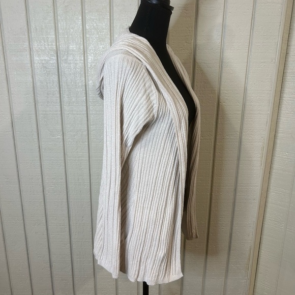 Barefoot Dreams Cozy Chic Ultra Lite Namaste Hooded Rib Cardigan, size medium. - Picture 5 of 7